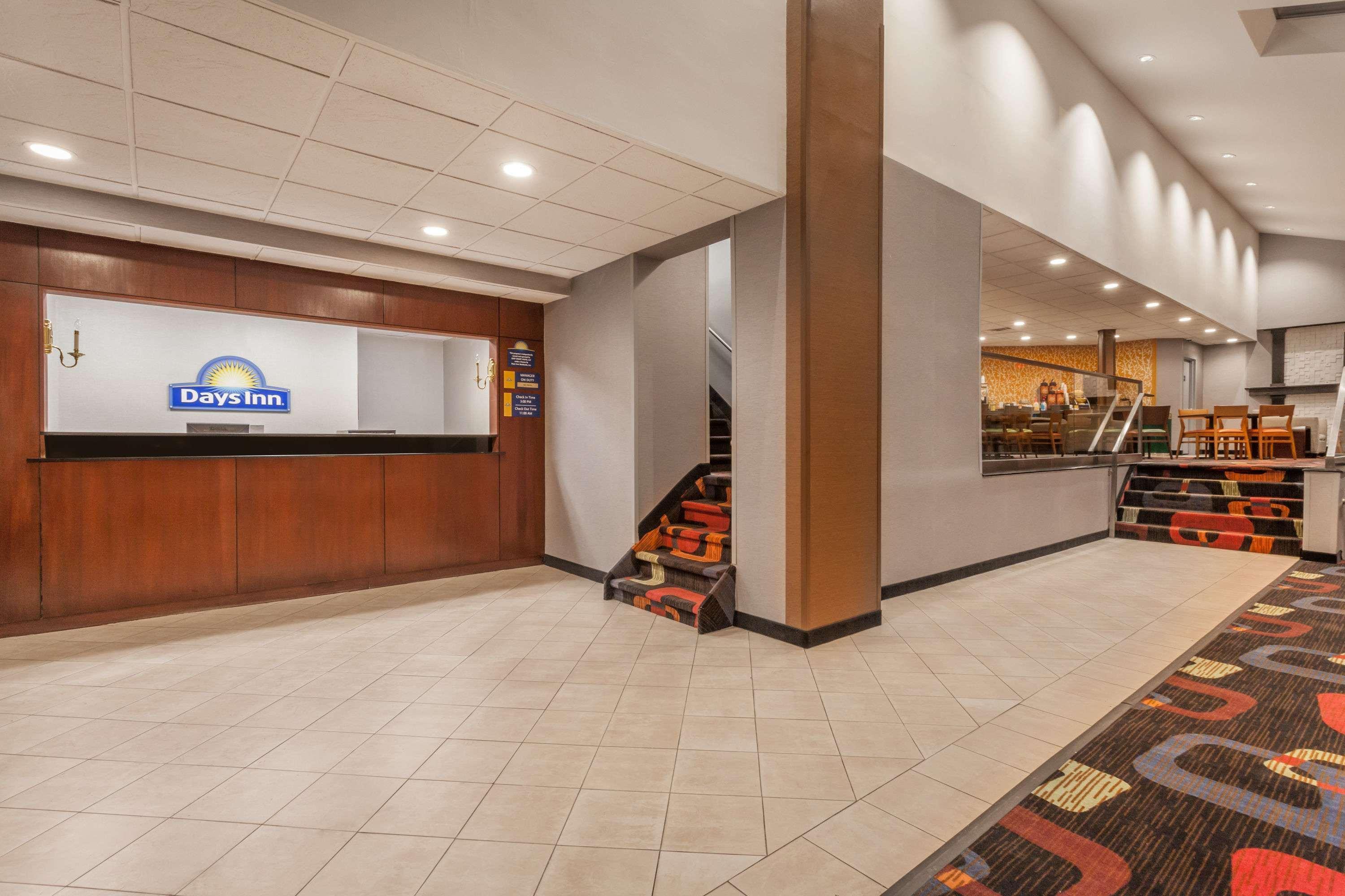 Days Inn By Wyndham Woodbury Long Island Екстер'єр фото